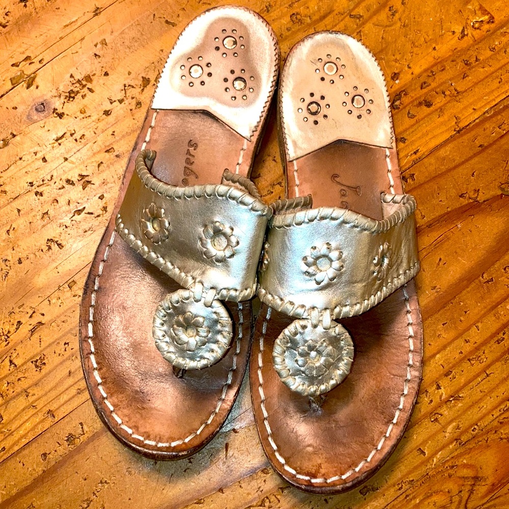 JACK ROGERS Size 7 platinum thong JACKS FLAT sandal pre-loved, leather foot bed - Picture 2 of 9